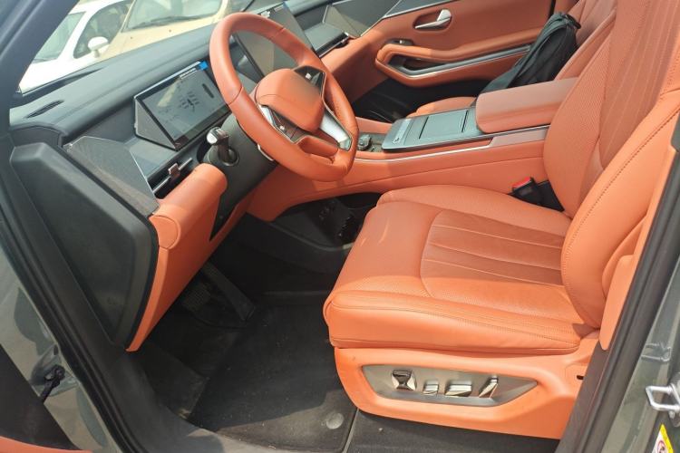 Used BYD Tang L 2025 DM 175KM Drone Player Edition Left Front Seat