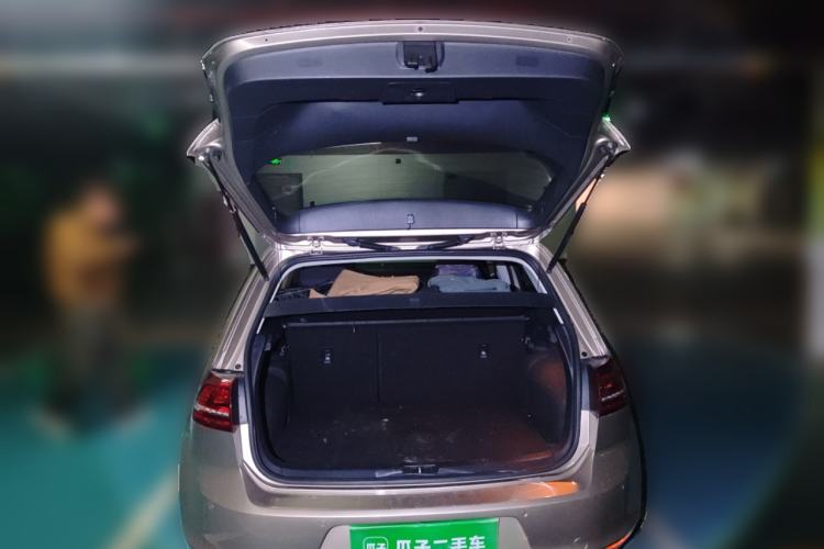 Used Volkswagen Golf 2017 1.6L Automatic Comfort Million-Vehicle Anniversary Edition
