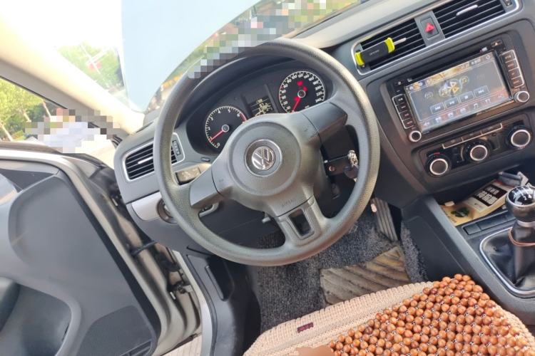 Used Volkswagen Sagitar 2012 1.6L Manual Fashion Edition Steering Wheel