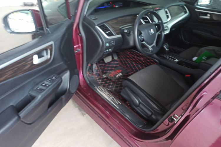 Used Honda Jade 2017 1.8L automatic Comfort version 5 seats
