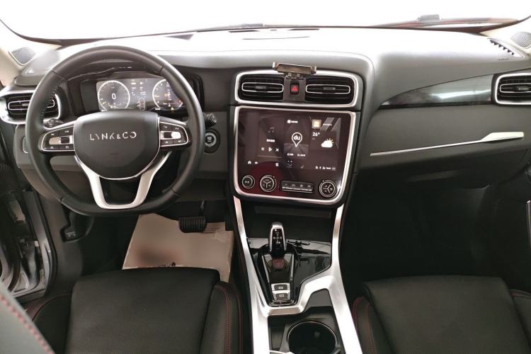 Used Lynk & Co 01 2019 2.0T Two-Wheel Drive Zhaopu Version China VI Standard
