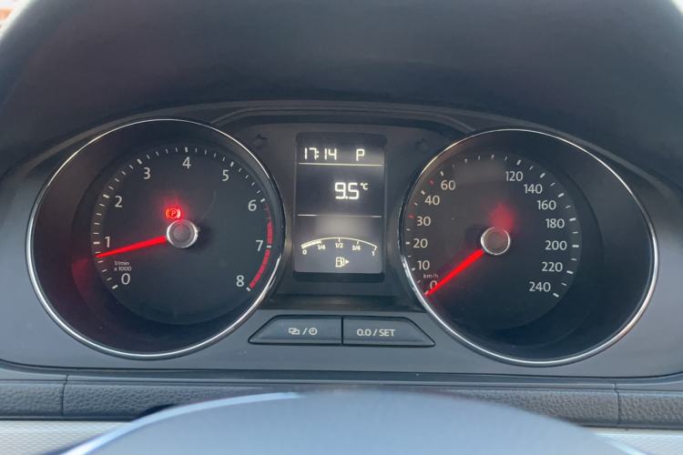 Used Volkswagen Gran Lavida 2015 230TSI DSG Comfort Edition
