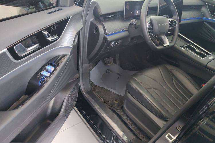 Used Chery Fengyun T9 2025 120 Long-Range Luxury Version 5 Seats Lithium Iron Phosphate Driver Seat