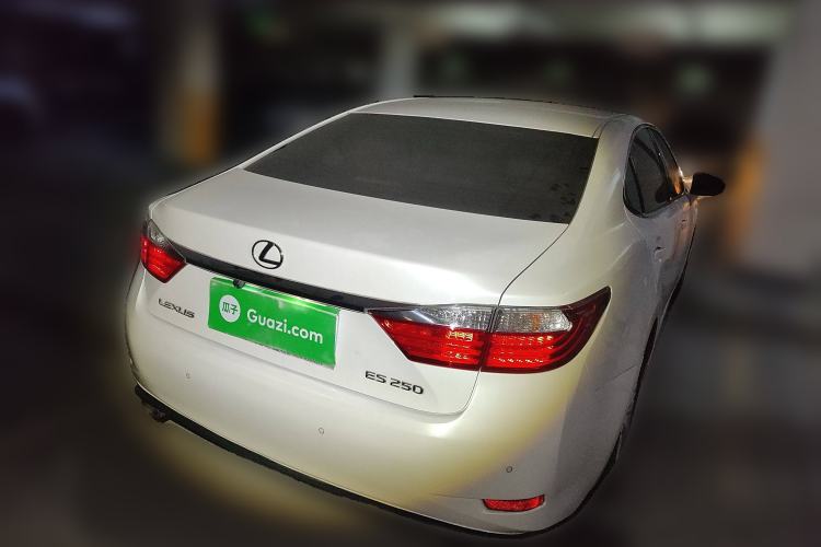 Used Lexus ES 2014 250 Elite Edition Rear Right 45 Deg