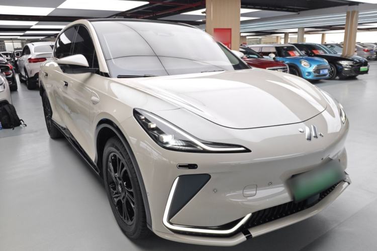 Used IM LS7 2023 90 kWh Elite All-Wheel-Drive Version Front Right 45 Deg