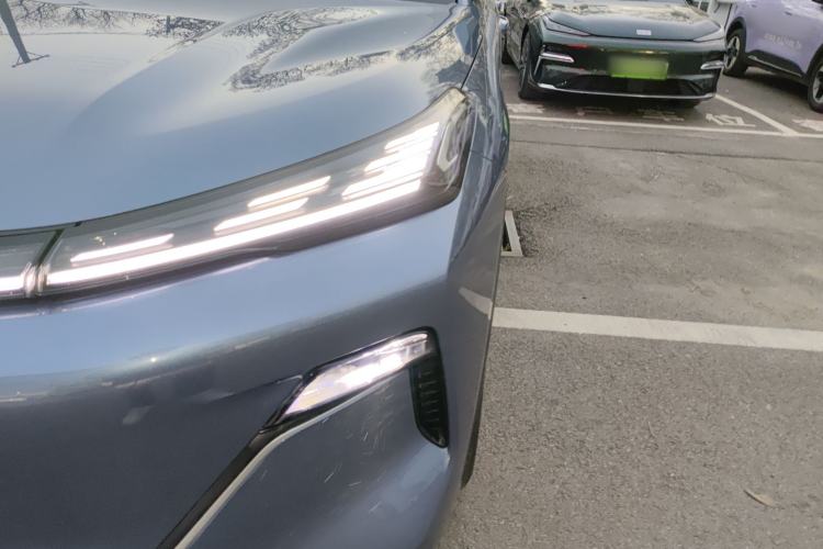 Used Geely Galaxy Galaxy Xingjian 7 EM-i 2025 120km Flagship Edition
