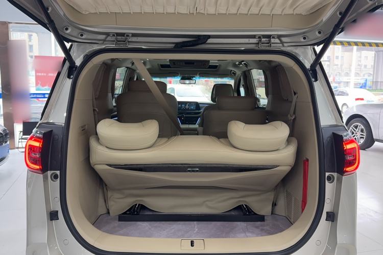 Used Buick GL8 2022 ES Landtrek 653T Luxury Edition