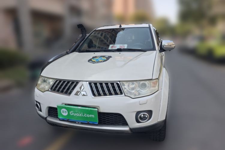 Used Mitsubishi Pajero Sport 2011 3.0L Sport Navigation Edition Front