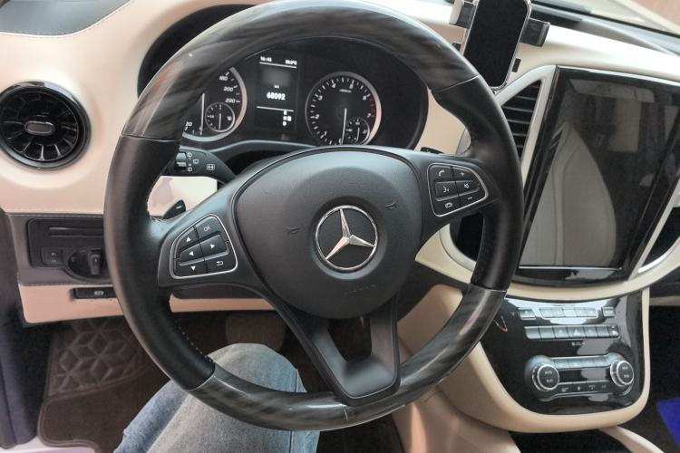 Used Mercedes-Benz Vito 2021 2.0T Elite Version 7 Seats Steering Wheel