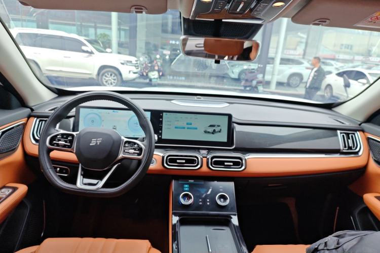 Used JETOUR Shanhai L7 2024 1.5T 120 km MAX 7-Seater Center Console