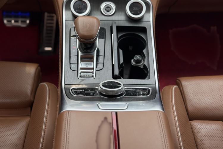 Used Hongqi H9 2022 2.0T Smart Connect Flagship Edition Gear Lever