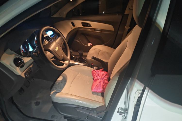 Used Chevrolet Cruze 2015 1.5L Classic SE MT Left Front Seat