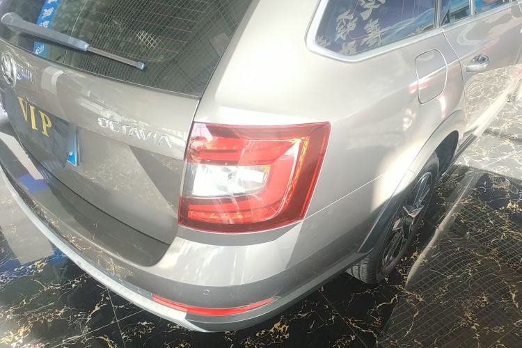 Used Skoda Octavia 2018 Station Wagon TSI230 DSG Luxury Edition
