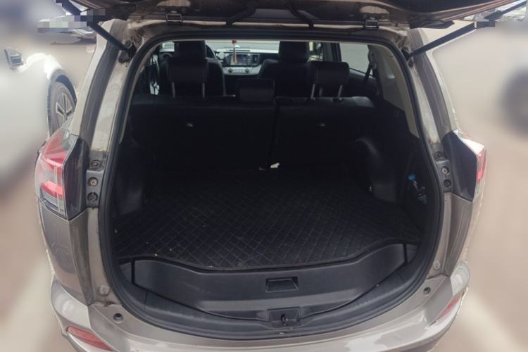 Used Toyota RAV4 2016 2.0L CVT Two-Wheel Drive Smart Edition China V Standard Trunk