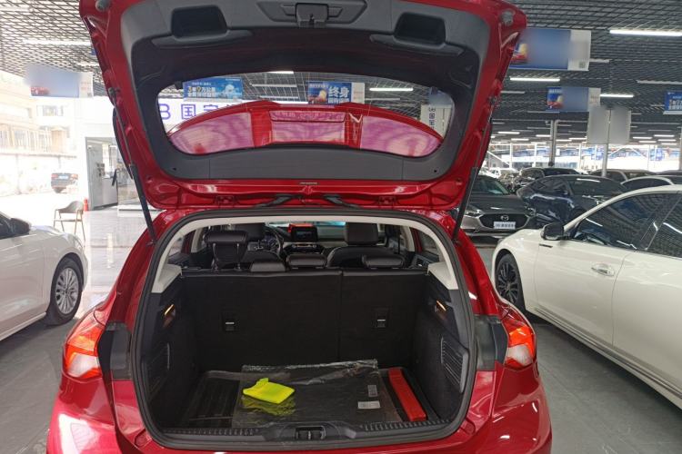 Used Ford Focus 2020 Hatchback EcoBoost 180 Automatic Trend Edition Trunk