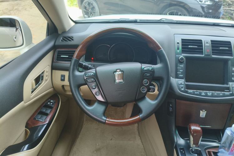 Used Toyota Crown 2010 4.3L Royal Saloon VIP
