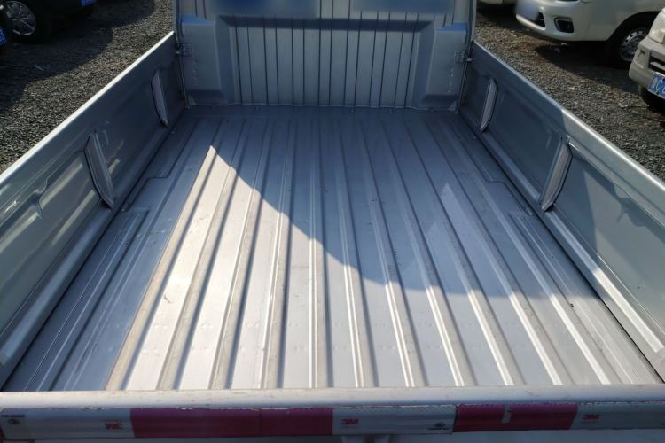 Used Wuling Zhiguang Small Truck 2023 1.5L Double-Cab LAR