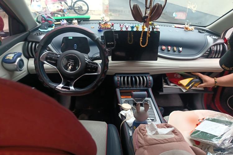 Used BYD Yuan PLUS 2023 Champion Edition 430KM Leading Model Center Console