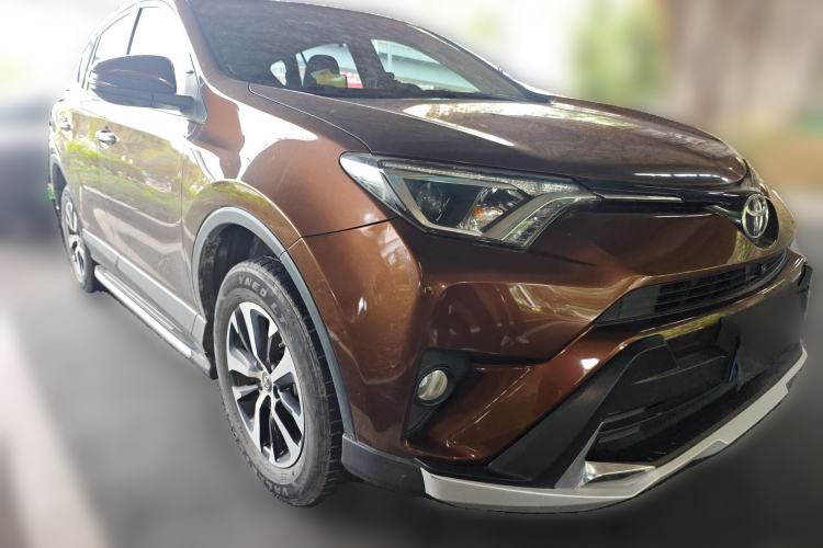 Used Toyota RAV4 2016 2.0L CVT Two-Wheel Drive Fashion Edition China V Standard
