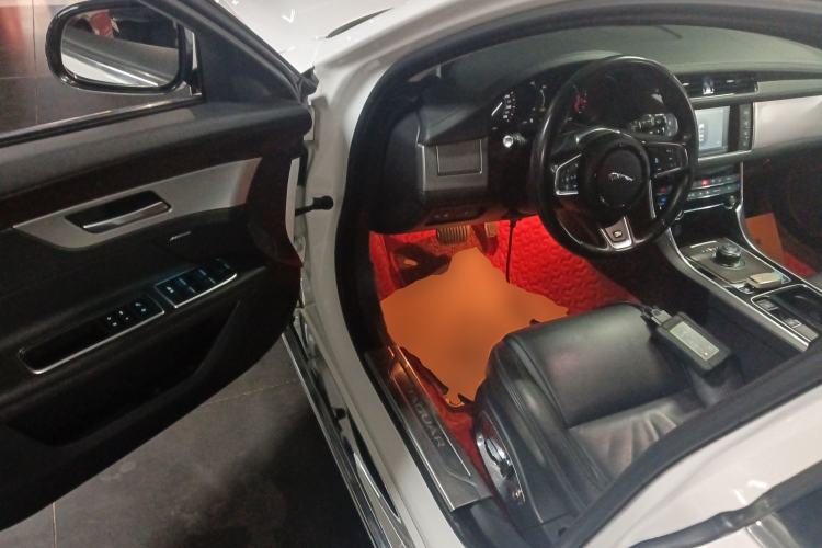 Used Jaguar XFL 2018 XFL 2.0T 200PS Elite Edition Driver Seat