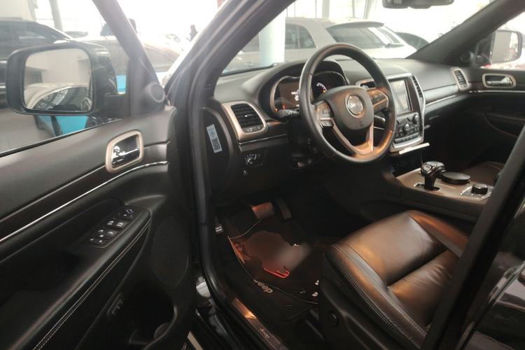 Used Jeep Grand Cherokee (Import) 2014 3.0L Comfort Navigation Edition
