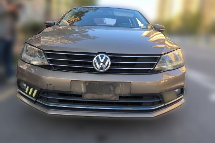 Used Volkswagen Sagitar 2015 1.6L Automatic Comfort Model Front