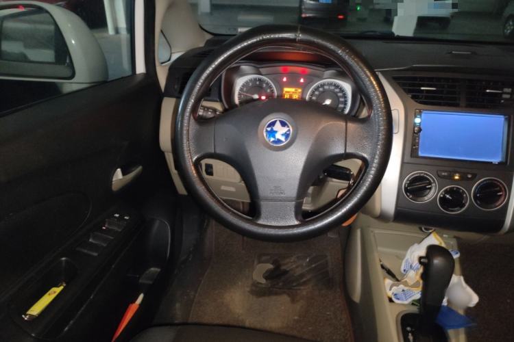 Used Venucia R50 2013 1.6L Automatic Fashion Edition