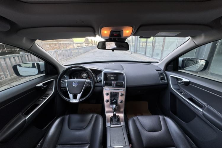Used Volvo XC60 2016 T5 Smart Upgrade Model Interior 1