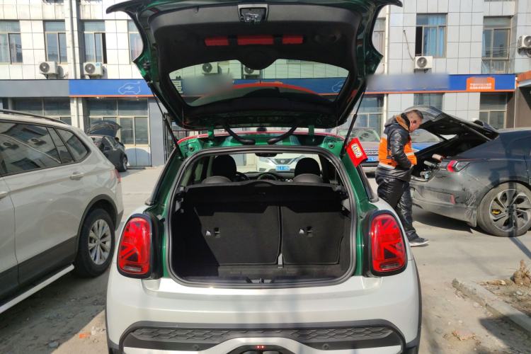 Used MINI 2022 Updated 2.0T COOPER S Artist Trunk