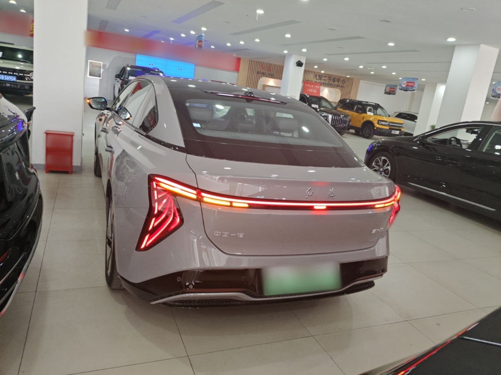 Hongqi EH7 2025 640 All-Wheel Drive Smart Selection Edition — снимка 5
