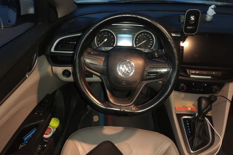 Used Buick GT 2017 15N Automatic Elite Version Steering Wheel