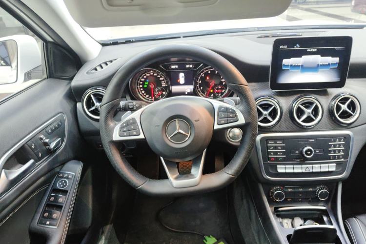 Used Mercedes-Benz GLA 2019 GLA 200 Fashion Model Steering Wheel