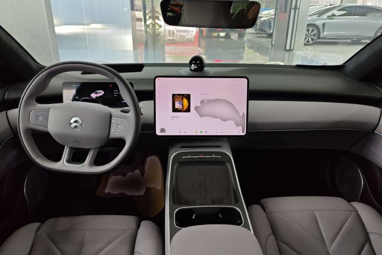 Used Nio ET5T 2024 75kWh Touring Center Console