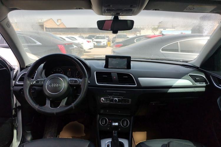 Used Audi Q3 2017 35 TFSI Fashion Model Center Console