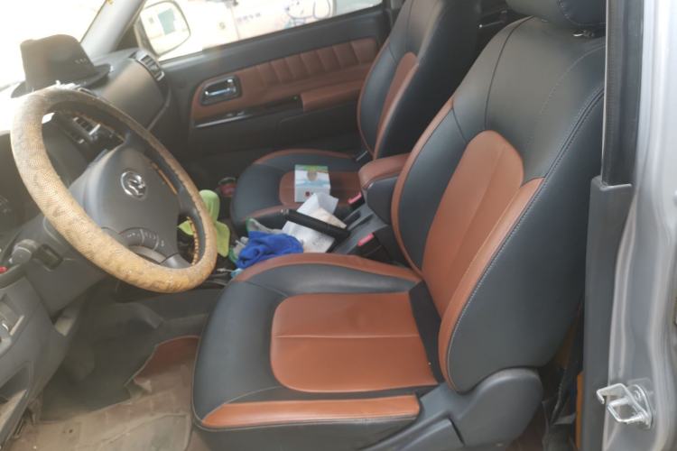 Used Great Wall Wingle 5 2013 2.0T European Version Two-Wheel Drive Elite Edition 6MT Big Double Cab GW4D20B
