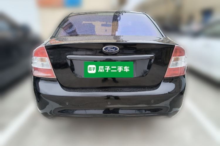 Used Ford Focus 2011 Sedan 1.8L Manual Classic Model
