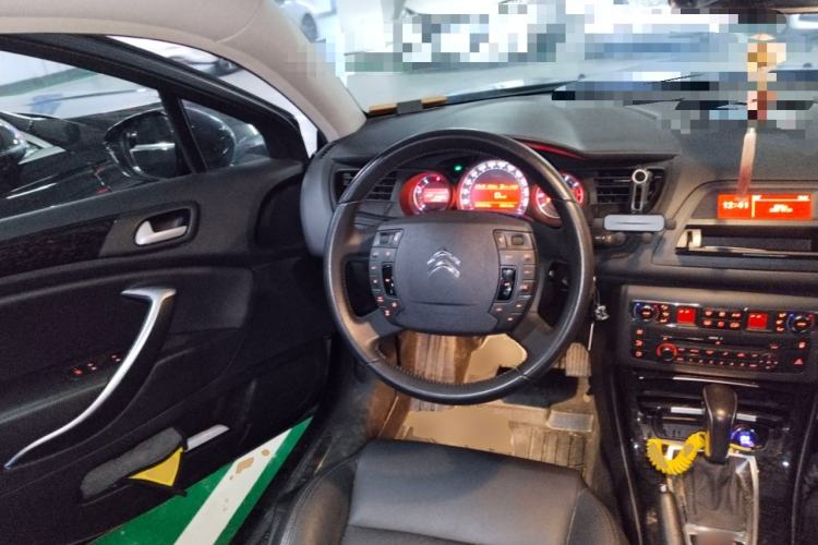 Used Citroen C5 2013 2.0L Automatic Luxury Model Steering Wheel