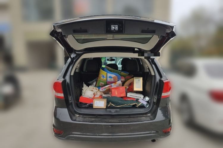 Used Dodge Journey 2013 2.4L Two-Wheel Drive Luxury Version
