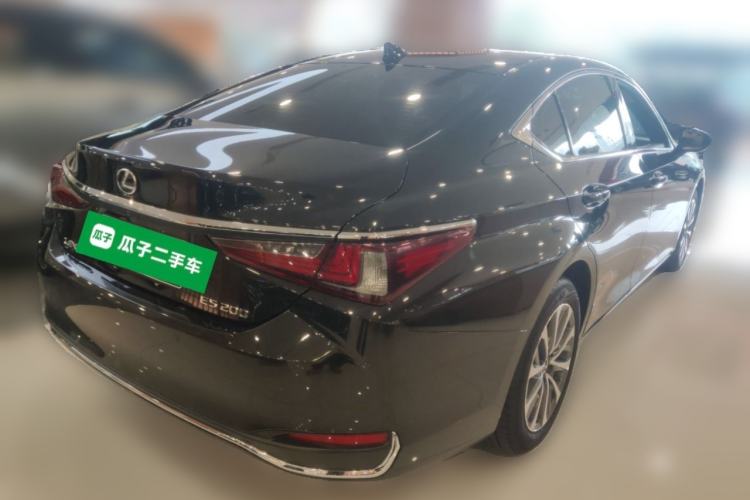 Used Lexus ES 2023 200 Excellence Edition Rear Right 45 Deg