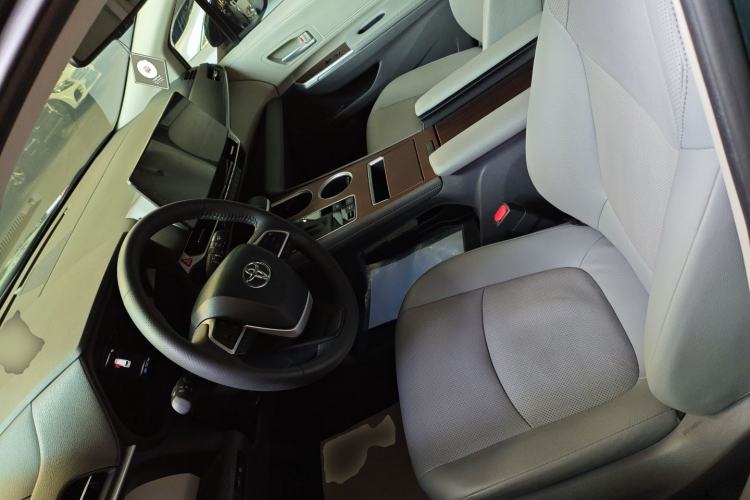 Used Toyota Sienna 2021 2.5L Hybrid Luxury Edition