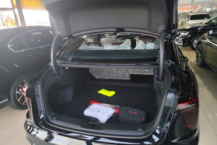 Used Hongqi H5 2025 Model 1.5T DCT Xuan Ying 2 Million Units Commemorative Edition Trunk