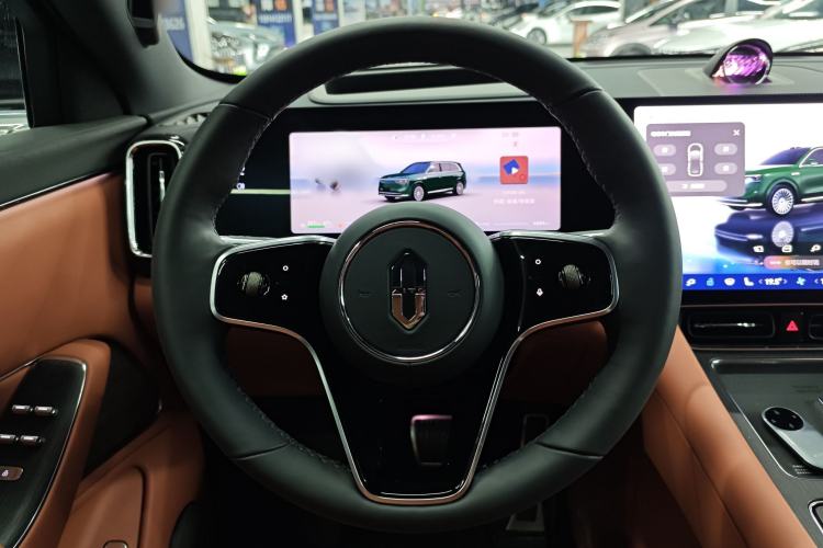 Used Hima AITO M8 2025 Extended-Range Ultra Version 53.4 kWh 6-Seater Edition Steering Wheel