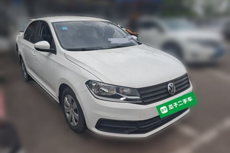 Used Volkswagen Santana 2016 1.6L Manual Fashion Edition Front Right 45 Deg