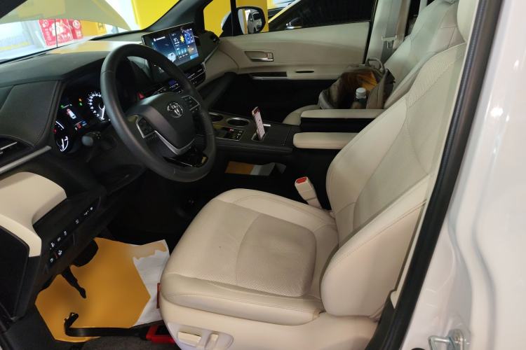 Used Toyota Sienna 2024 2.5L Hybrid Four-Wheel Drive Prestige Edition
