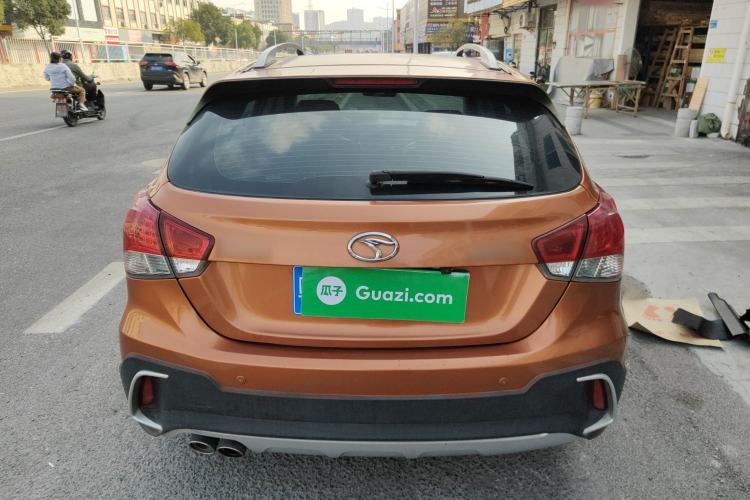 Used Soueast V6 Lingshi 2015 CROSS 1.5L CVT ZhiZun Model
