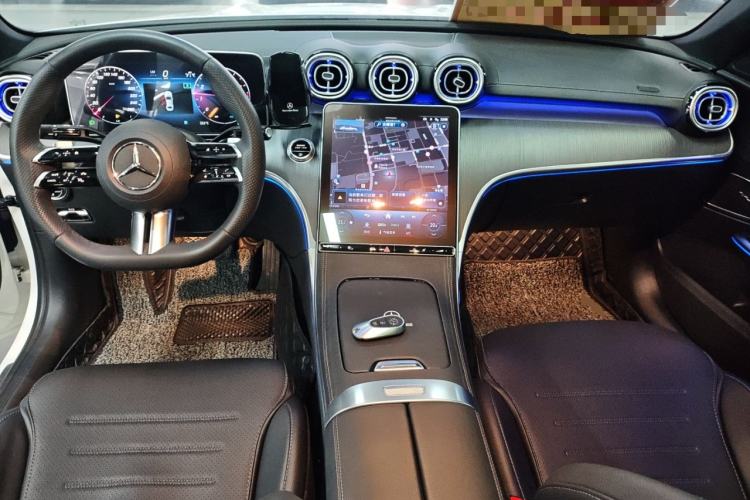 Used Mercedes-Benz C-Class 2023 Second Facelift C 260 L Sport Edition Center Console