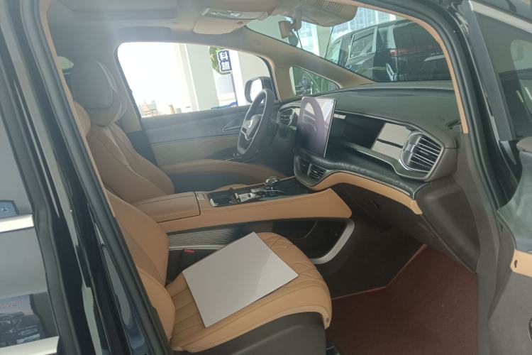 Used Denza D9 2025 Model DM-i Four-Wheel Drive Prestige Edition
