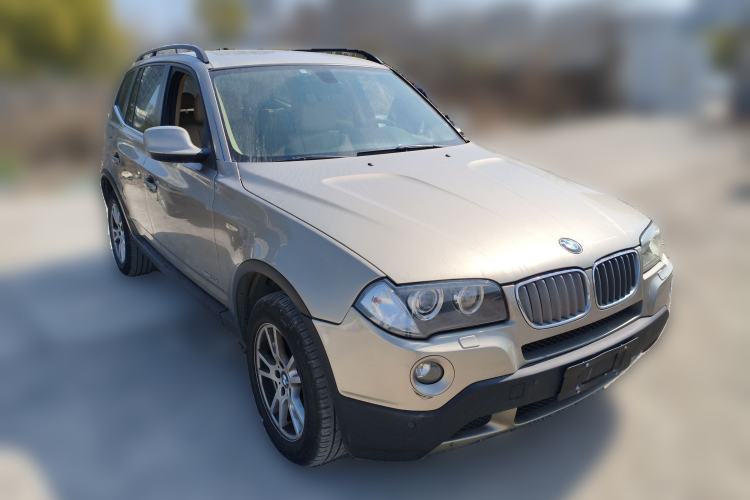 Used BMW X3 2008 xDrive25i Luxury Model Front Right 45 Deg