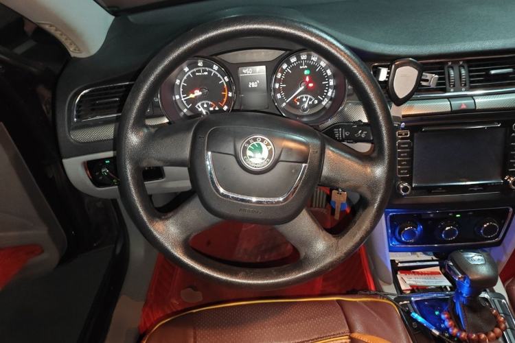 Ojetý Skoda Superb 2012 1.4TSI DSG Zhiya Edition