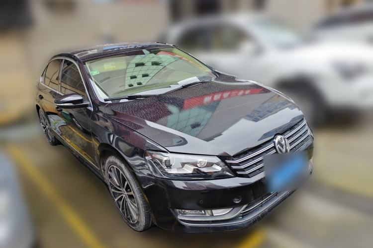 Used Volkswagen Passat 2015 1.8TSI DSG Prestige Edition Front Right 45 Deg